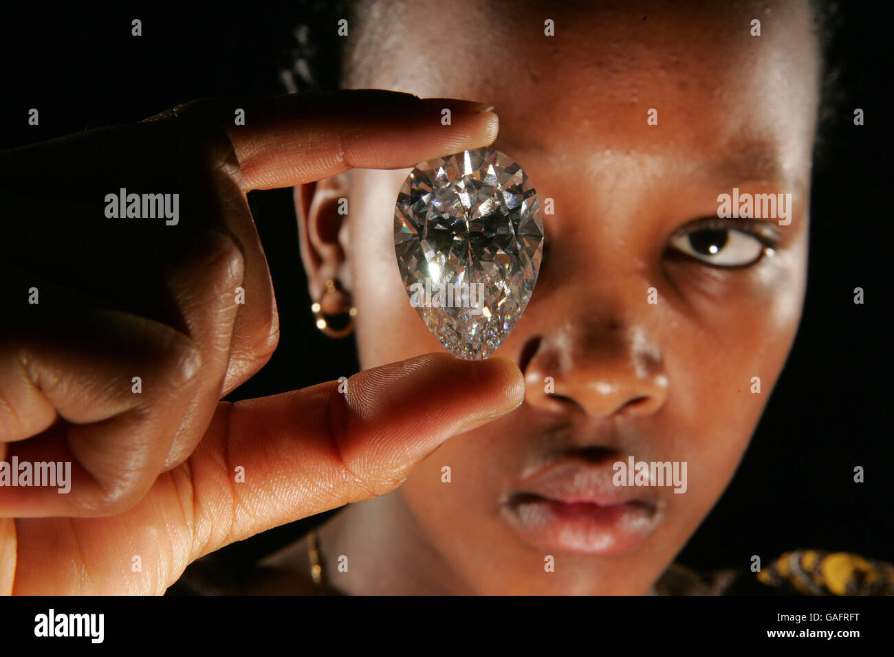 Алмазы южной африки. Добыча бриллиантов в африке. Добыча алмазов в юар. Алмаз обещание лесото. Бриллианты юар.